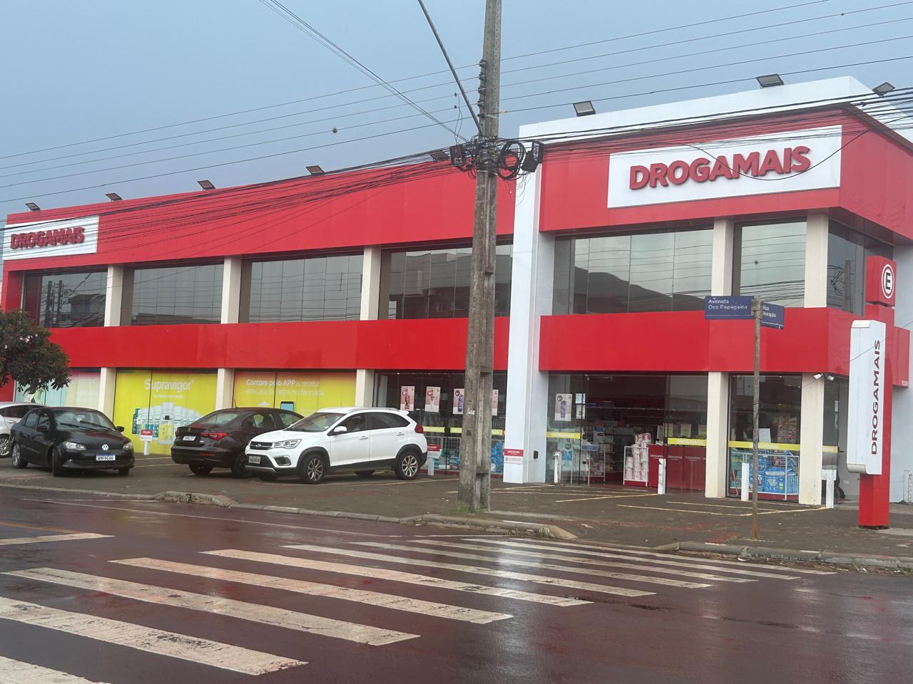 Fachada lateral da Farmácia